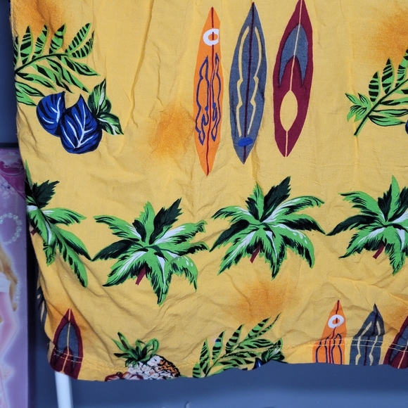 Vintage Wingo Hawaiian 100% Rayon Shirt-Surfboards, Palm Trees, Pineapples,Beach - Picture 9 of 10